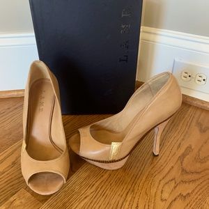 Lamb tan leather peep toe heels